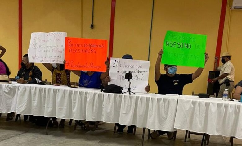 Periodistas y activistas del Istmo protestan durante "diálogo" del Mecanismo de Protección