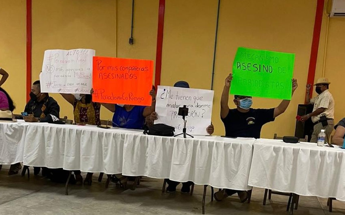 Periodistas y activistas del Istmo protestan durante "diálogo" del Mecanismo de Protección