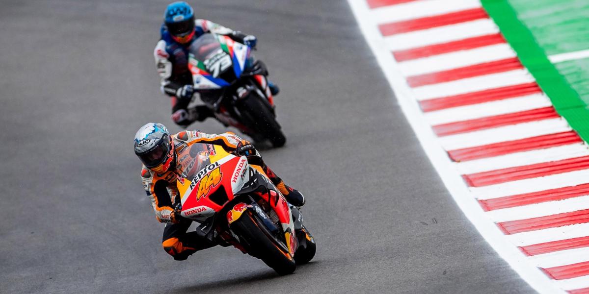 Pol Espargaró defiende que "la moto es mejor que la del año pasado"