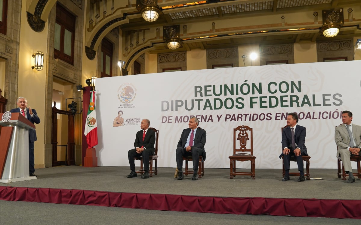 Provoca AMLO gritos de ‘presidente, presidente’ para Adán Augusto López