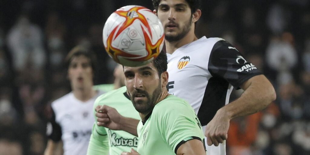 Raúl García se sube al podio de la Liga