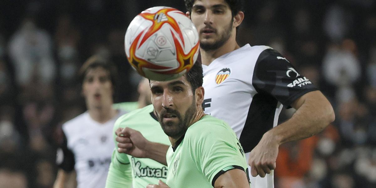 Raúl García se sube al podio de la Liga