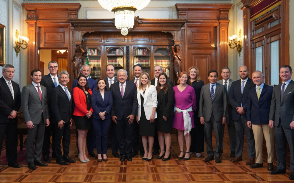 Recibe AMLO a empresarios de Monterrey