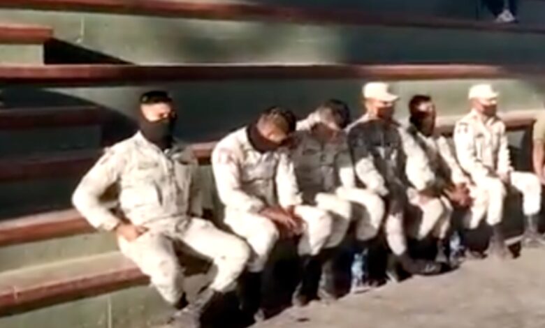 Retienen a 6 elementos de la Guardia Nacional en San Cristóbal Amatlán, Oaxaca | Videos