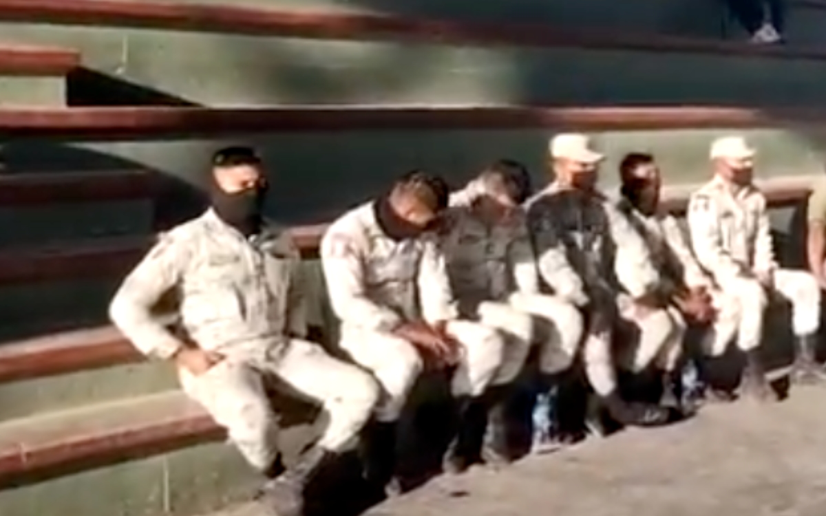 Retienen a 6 elementos de la Guardia Nacional en San Cristóbal Amatlán, Oaxaca | Videos