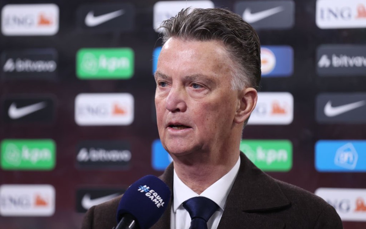 Revela Louis van Gaal sufrir un “cáncer agresivo de próstata” | Tuit