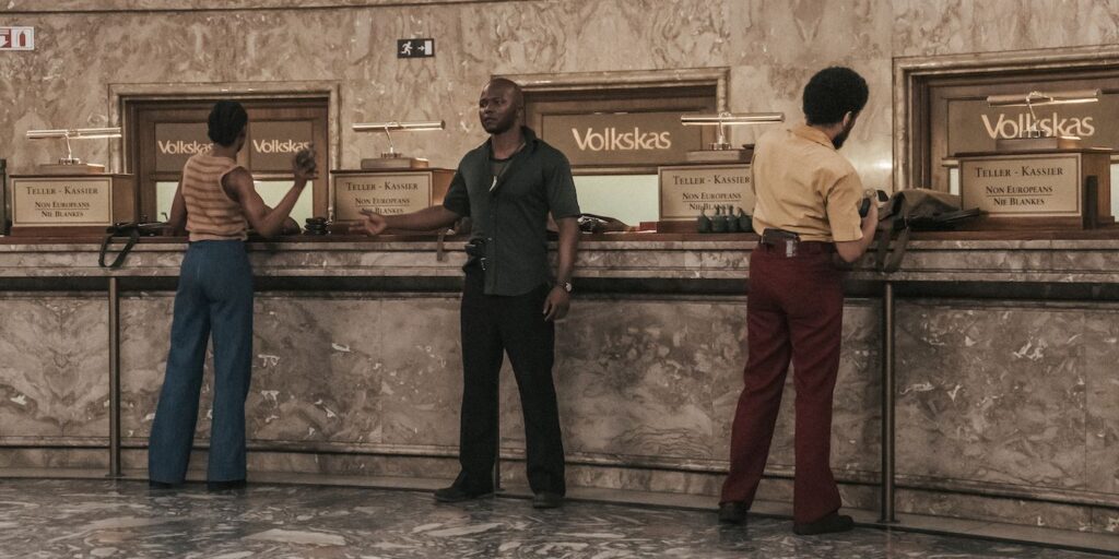 Revisión de Silverton Siege: un thriller de acción ligeramente artificial pero efectivo