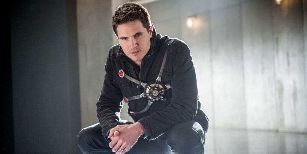 Robbie Amell espera odiar el correo para la temporada 8 de The Flash