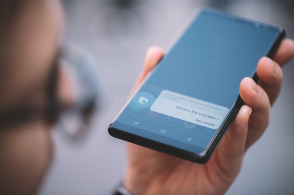 Samsung compra otra compañía de IA mientras continúa construyendo Bixby
