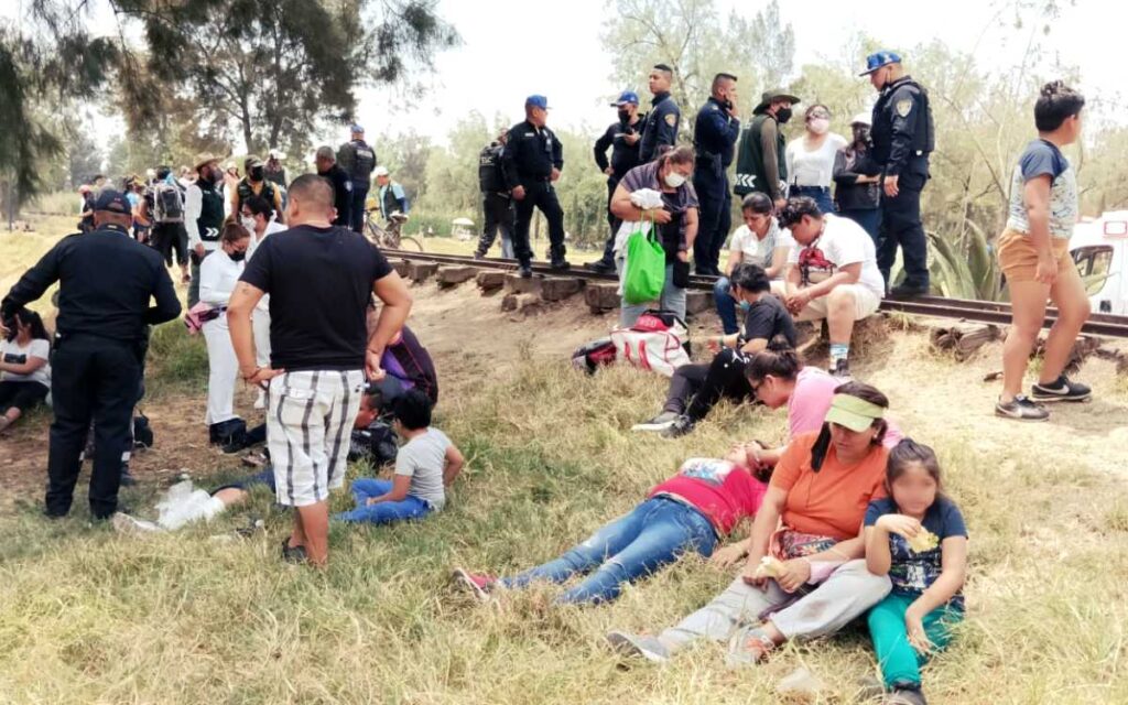 Se descarriló el trenecito de Bosque de Aragón: 11 heridos