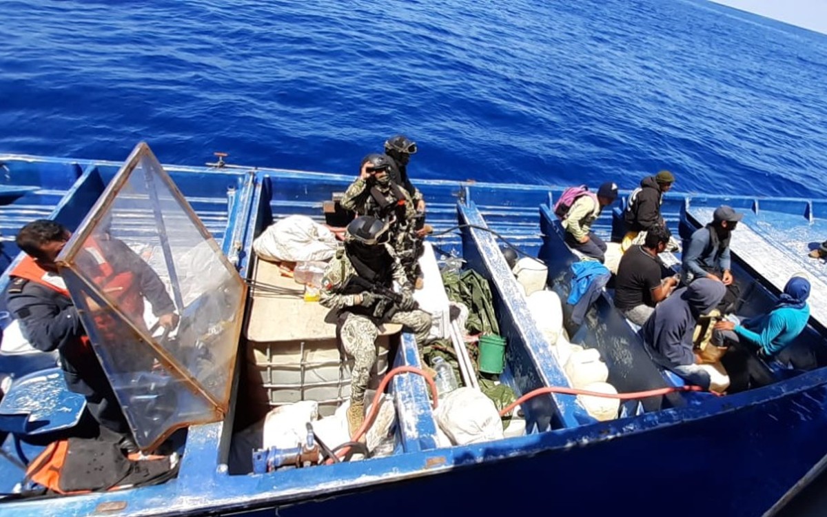 Semar asegura 1.2 toneladas de cocaína en las costas de Colima y Jalisco