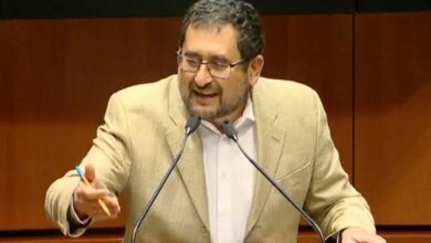 Senador de Morena ofrece embajadas a gobernadores que se comporten 'bien' en elecciones