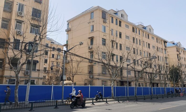 Shanghái promete mejorar entrega de alimentos mientras crece descontento por restricciones Covid