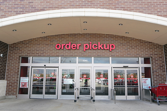 Target detiene los planes para la recolección de comestibles en medio del brote de COVID-19