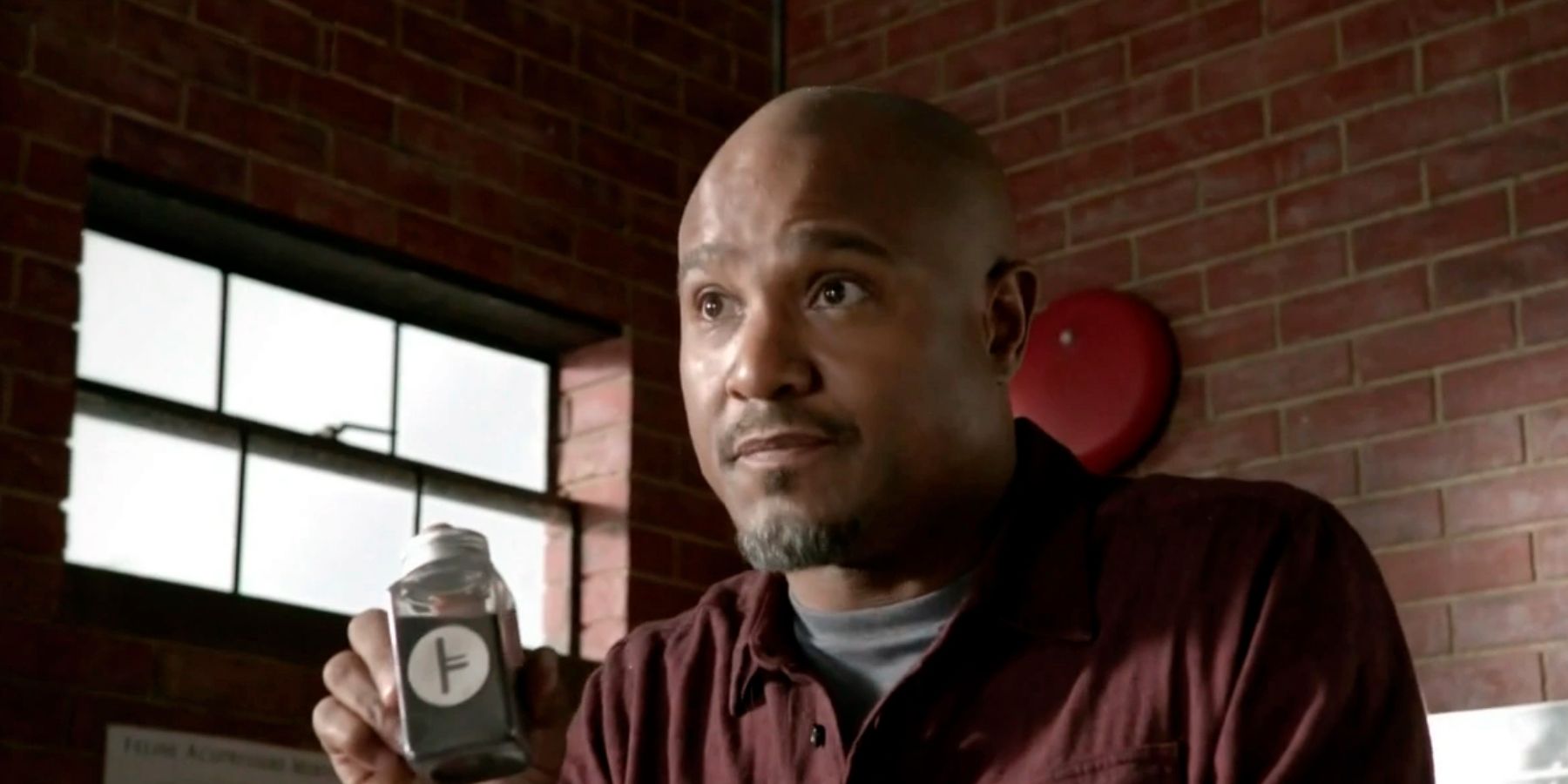 Teen Wolf Movie Star detalla la preparación del personaje para el regreso del Dr. Alan Deaton