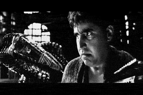 Tesla está trabajando en serpientes robóticas que emergen de la pared para cargar su automóvil