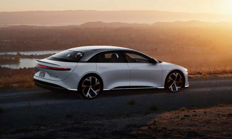 Tesla se está tomando el aire lúcido en serio, vio un punto de referencia probando el EV