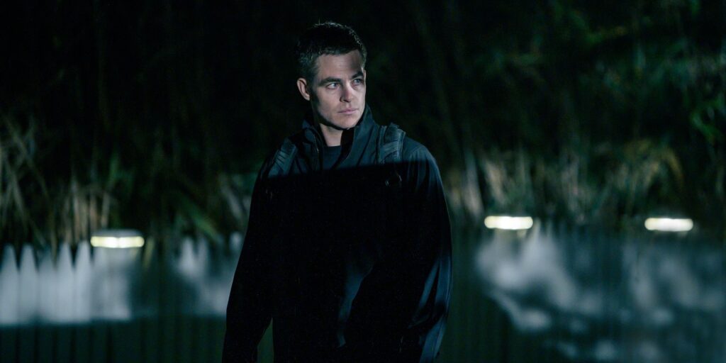 The Contractor Review: Chris Pine brilla en el thriller de acción Uneven Black Ops