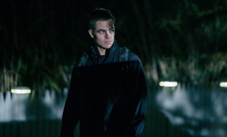 The Contractor Review: Chris Pine brilla en el thriller de acción Uneven Black Ops