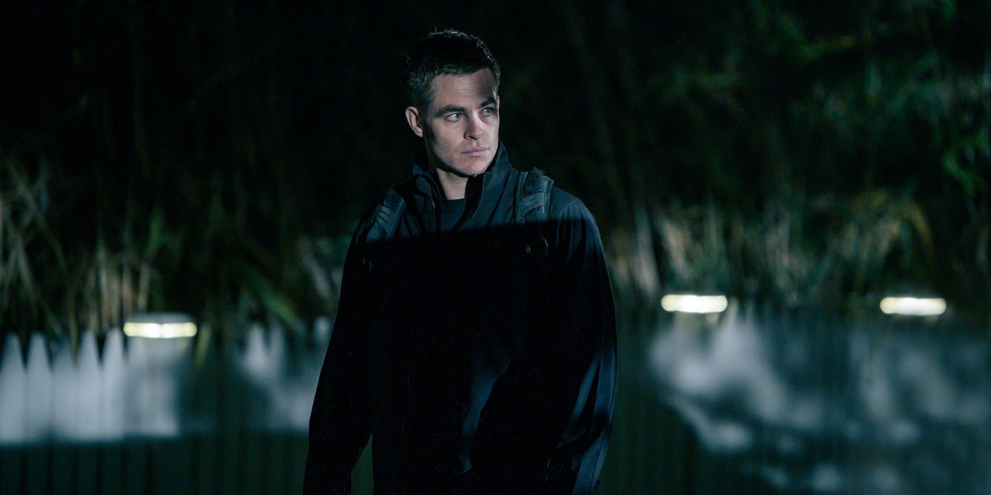 The Contractor Review: Chris Pine brilla en el thriller de acción Uneven Black Ops