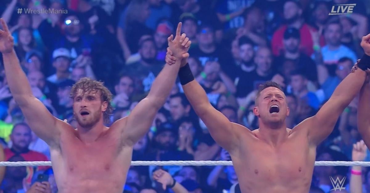 The Miz y Logan Paul derrotan a los Mysterios, The Miz se vuelve contra Logan Paul