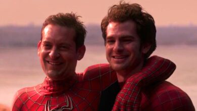 Tobey Maguire y Andrew Garfield vistos en la proyección Everything Everywhere