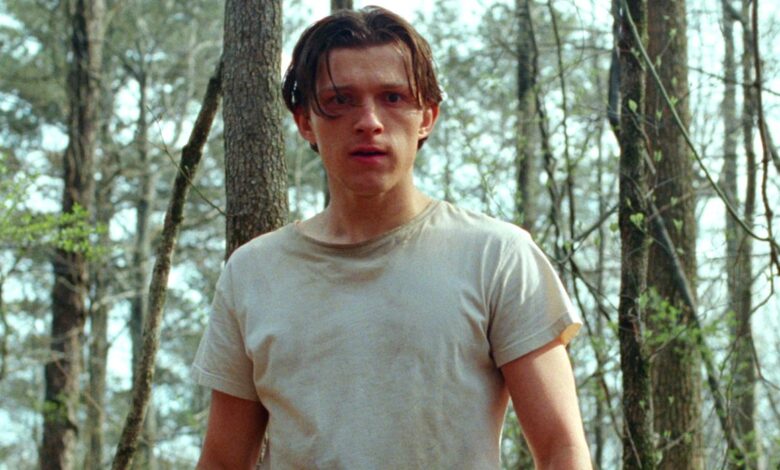 Tom Holland se transforma en los años 70 en nuevas fotos del set de un nuevo programa de televisión