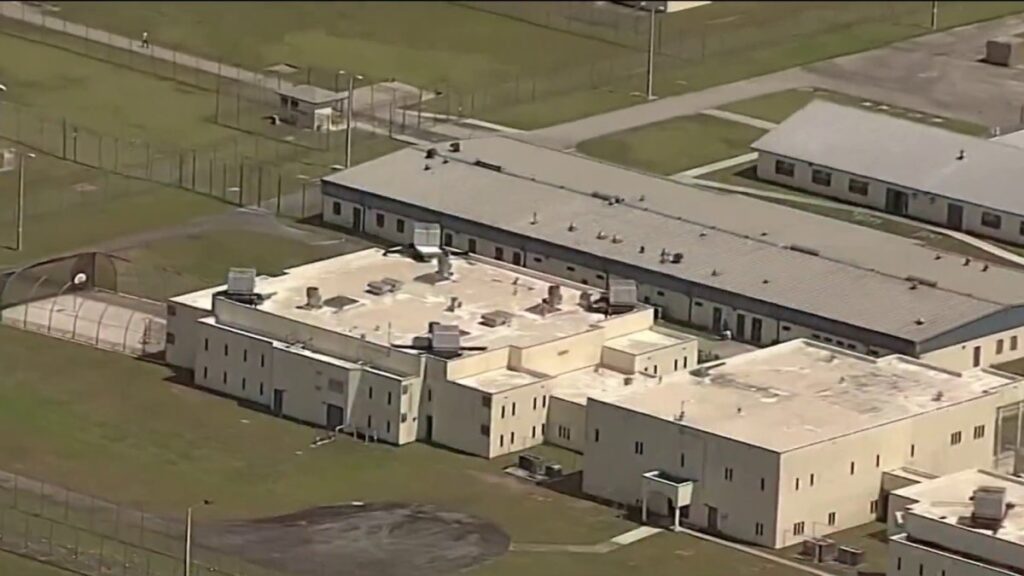 Tres oficiales correccionales acusados de asesinato