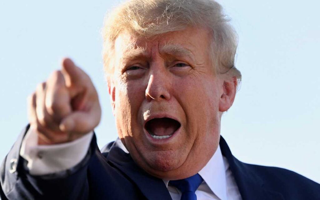 Trump cuenta cómo amenazó al gobierno de AMLO para militarizar la frontera