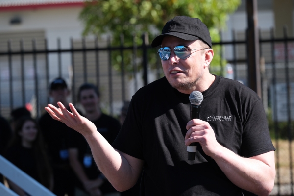 Twitter dice que los tweets de Elon Musk que abogan contra la guía experta de COVID-19 no violan sus reglas