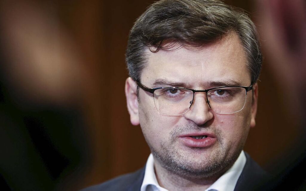 Ucrania insiste en reclamar armamento pesado a la OTAN; 'armas, armas y armas', demanda