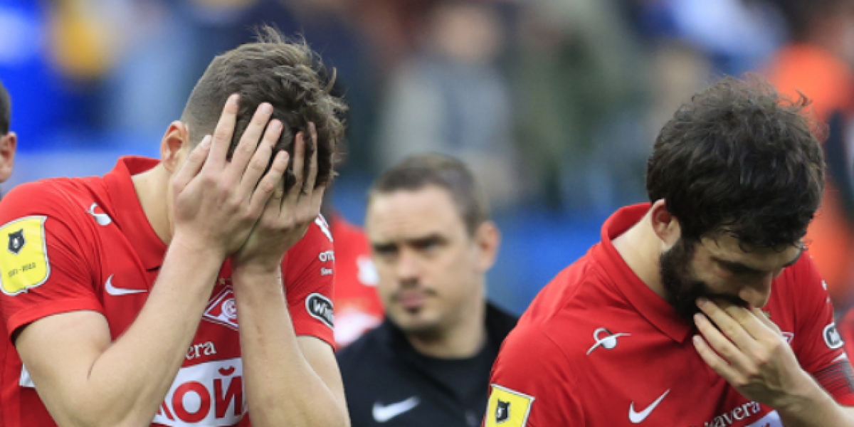 Un histórico coquetea con el descenso en su centenario