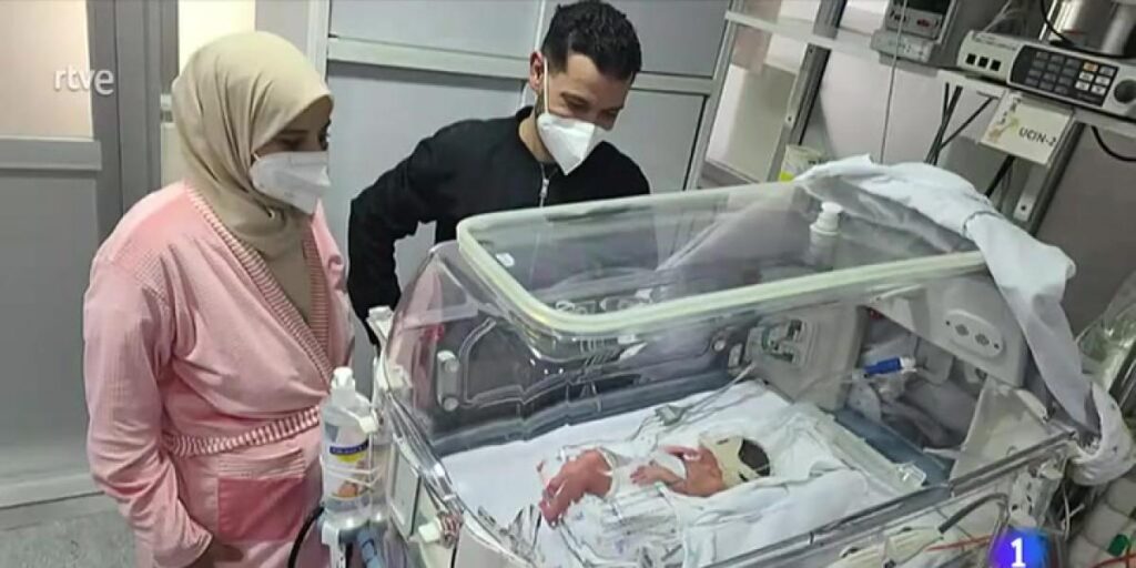 Una mujer de 35 años da a luz a cuatrillizos en cinco minutos