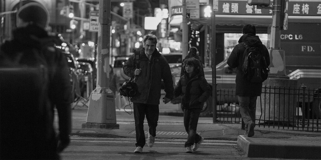 Ver: C'mon C'mon Team Talks Magia de improvisación [EXCLUSIVE CLIP]