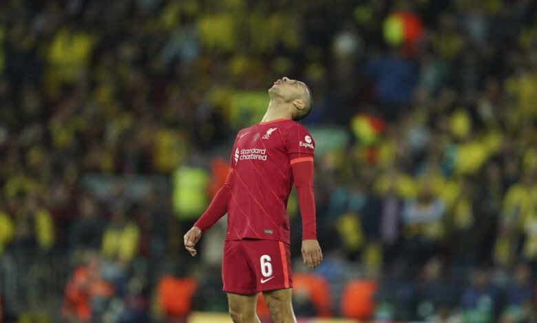 ¡Thiago hace temblar la cruceta de Rulli!