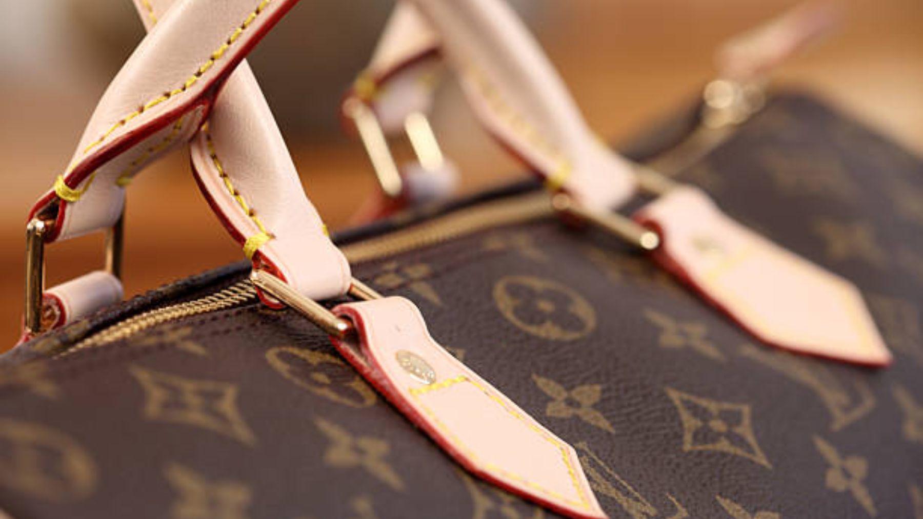 ¿Cómo puedes saber si un bolso de marca es falso o real?