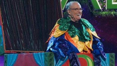 ¿Por qué el cantante enmascarado transmitió su horrible secuencia de Rudy Giuliani?