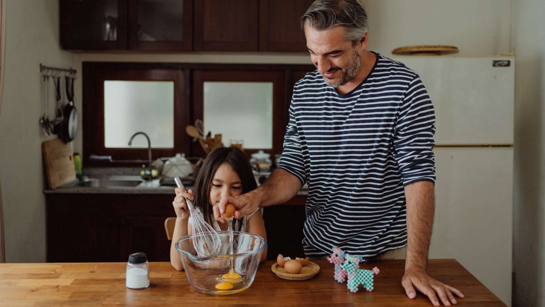 ¿Por qué siempre batimos los huevos con tenedor? La respuesta te sorprenderá