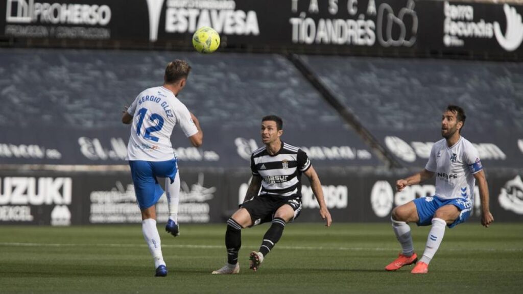 1-2: El Tenerife dilapida su crédito y se las verá con Las Palmas en el 'playoff'