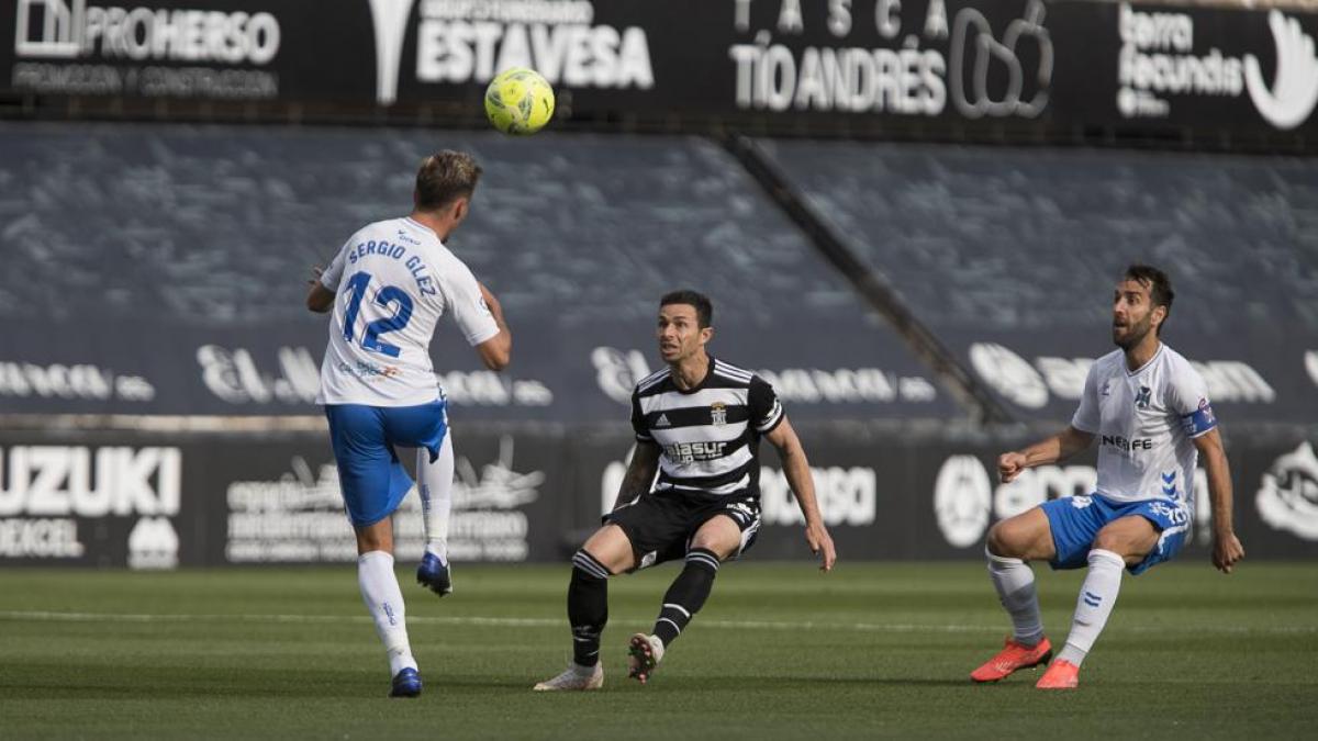 1-2: El Tenerife dilapida su crédito y se las verá con Las Palmas en el 'playoff'