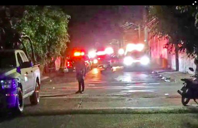 11 muertos, sicarios armados atacan hotel y dos bares, dejan narcomensajes, hay mujeres muertas