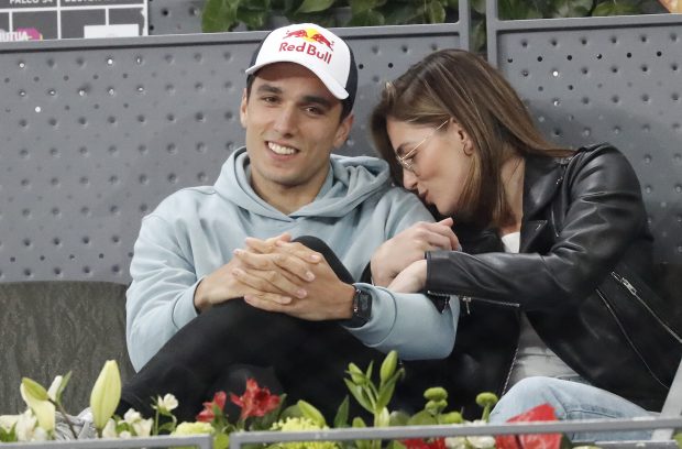 Andrea Duro y Alejandro Galán viendo tenis / Gtres