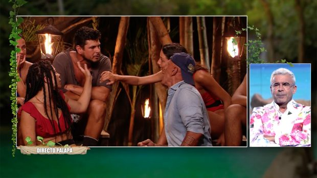 Kiko Matamoros y Alejandro Nieto en 'Supervivientes' / Telecinco