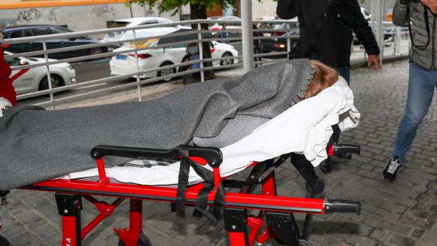 Belén Esteban entrando al hospital 