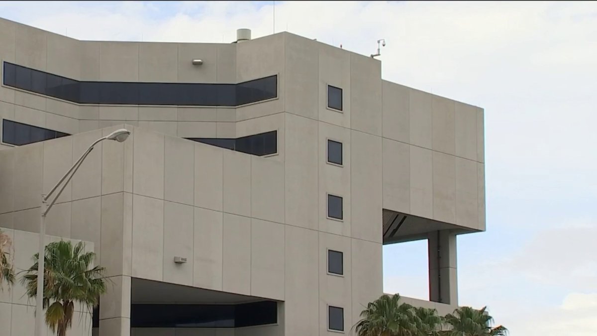 Un hombre es acusado de abusar sexualmente de su hija de 8 años