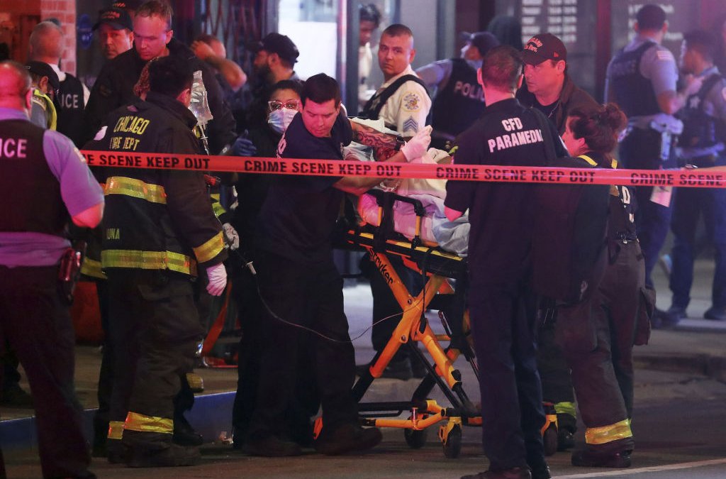 Chicago impone toque de queda para menores de 18 años los fines de semana a partir de las 10 p.m.