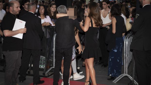 Paula Echevarría en la premiere de 'Stranger Things' junto a su hija / Gtres