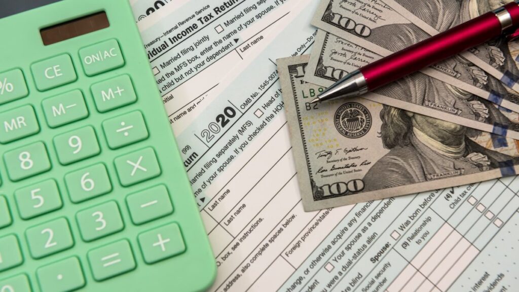 Reembolsos retrasados del IRS podrían llegar a partir de julio y con intereses