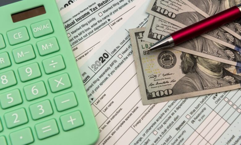 Reembolsos retrasados del IRS podrían llegar a partir de julio y con intereses