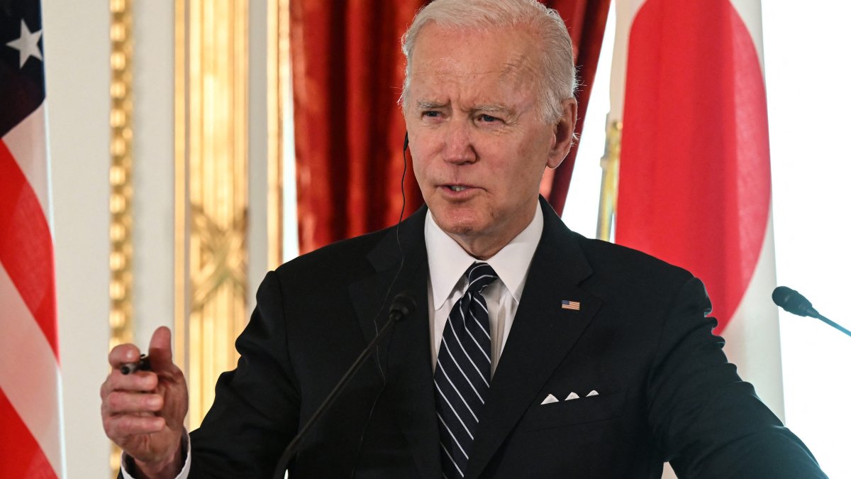 Biden dice que EEUU intervendría si China trata de tomar Taiwán por la fuerza